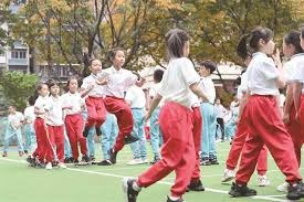 完成英格兰成年代表队首秀，夸安萨获赠纪念帽