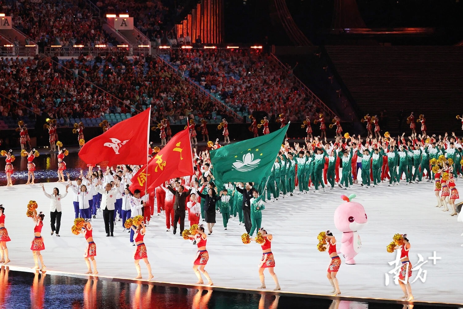 川崎前锋官方：效力10年的40岁韩国前国门郑成龙将自由身离队